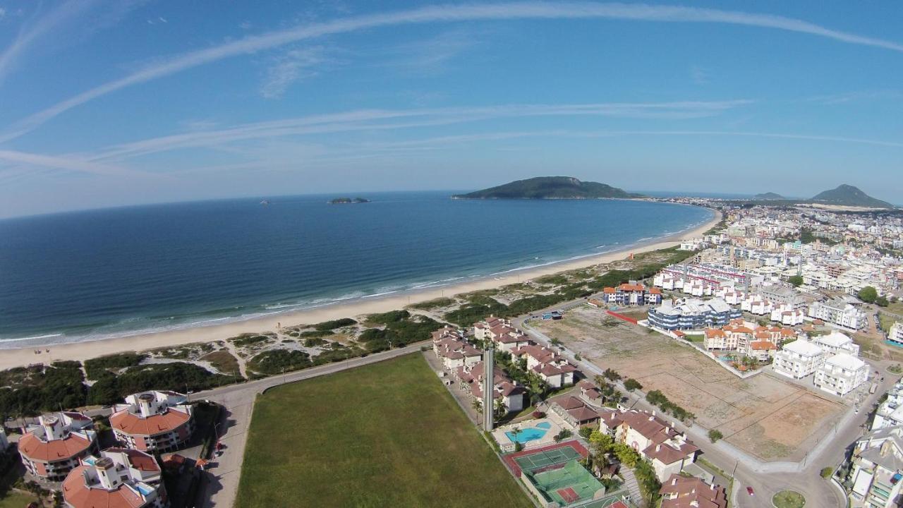 Frente A Piscina A Uma Quadra Da