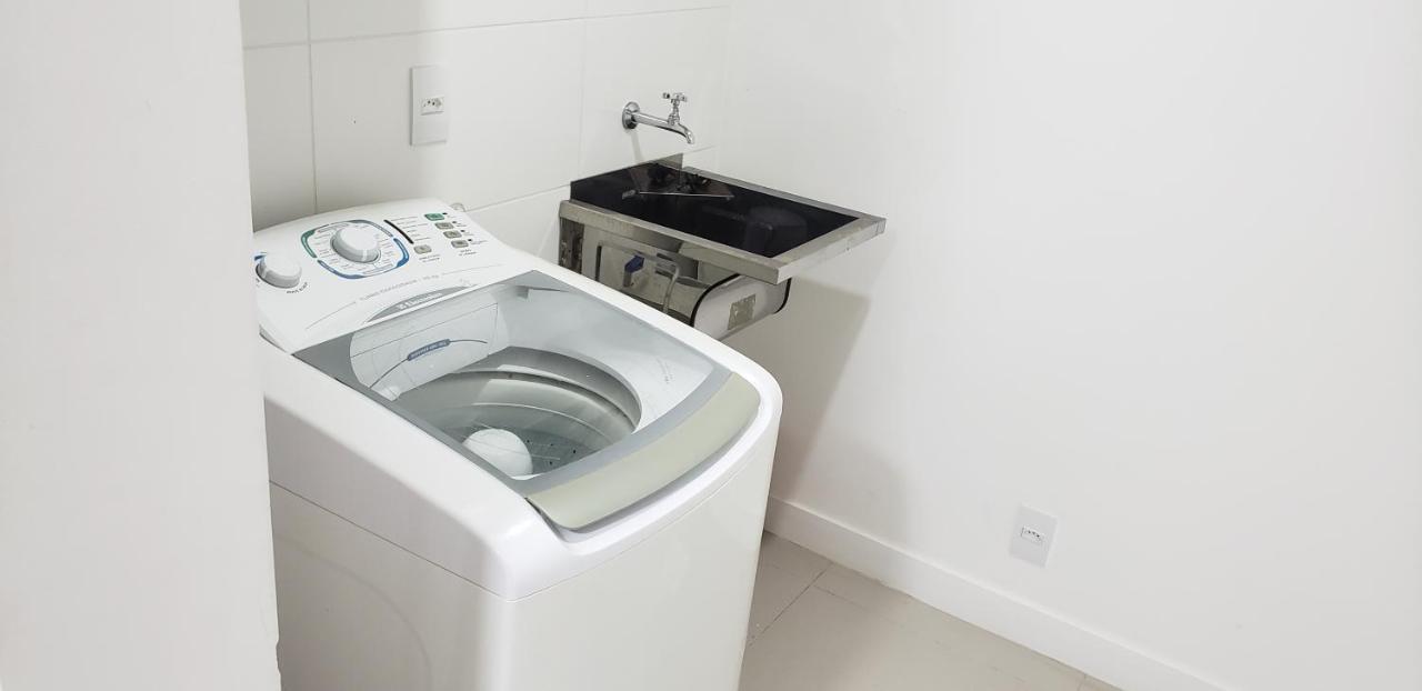Apartamento Frente A Piscina A Uma Quadra Da Florianopolis