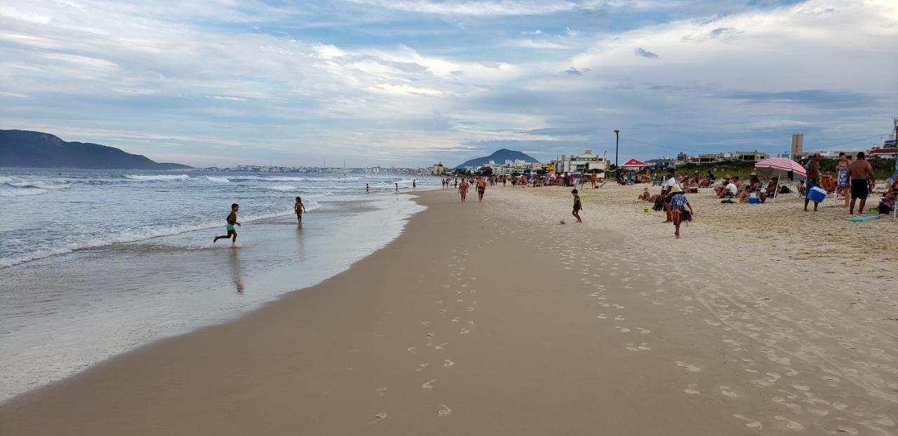 Apartamento Frente A Piscina A Uma Quadra Da Florianopolis