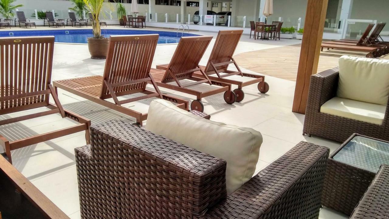 Frente A Piscina A Uma Quadra Da * Florianopolis